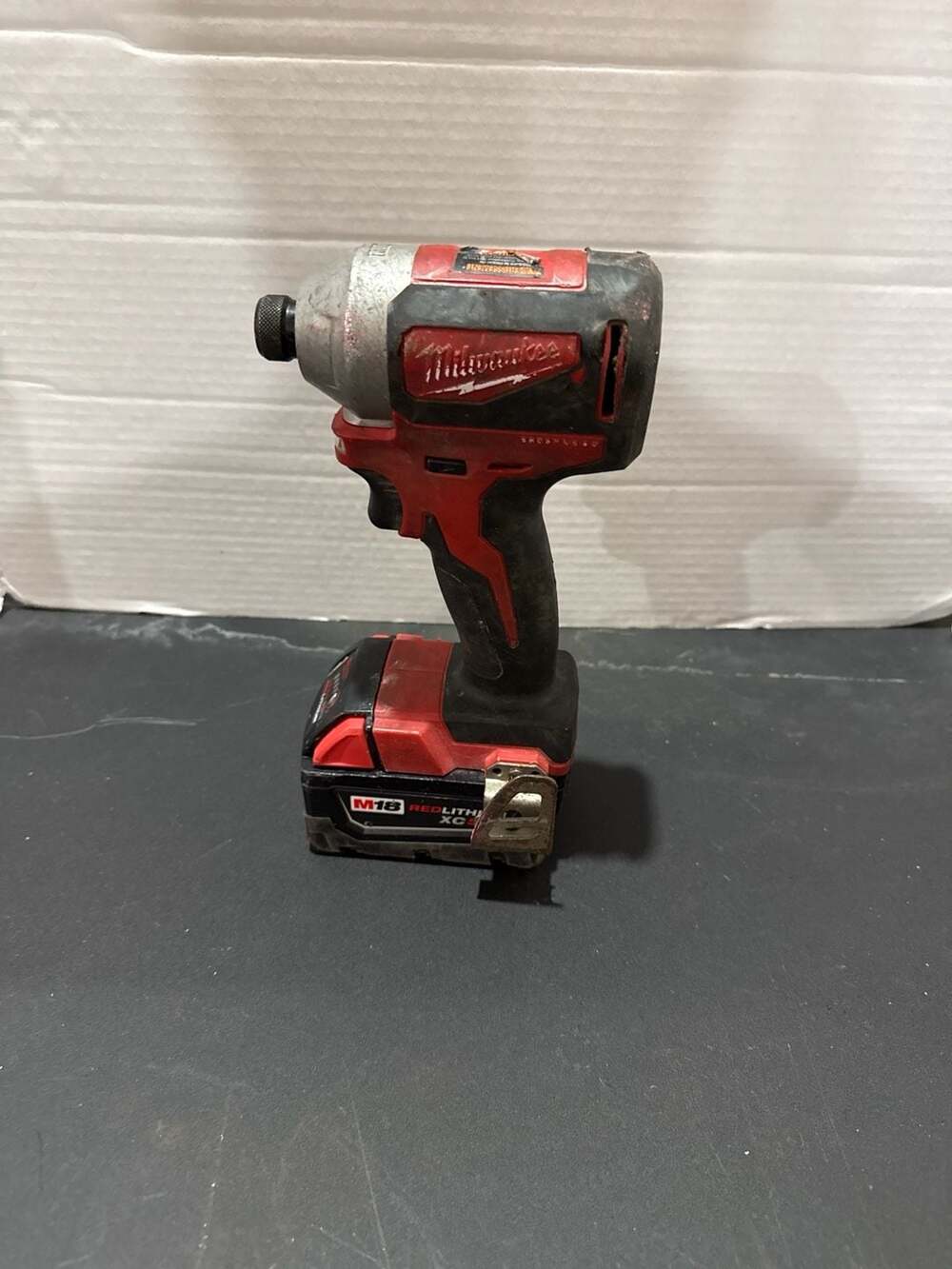 Milwaukee M18 1/4" Hex Brushless Impact Driver with M18 REDLITHIUM XC5.0 Battery